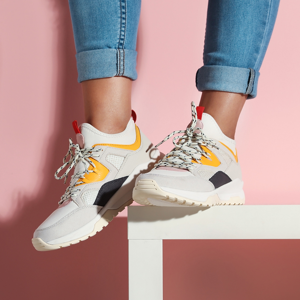 Modne sneakersy damskie do 50 zł. Te tanie modele totalnie Cię zachwycą!